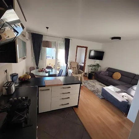 Ante, Apartment *