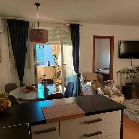 Ante, Apartment Split