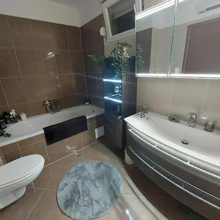 Ante, Apartment *
